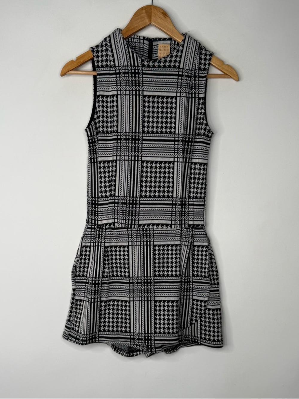 ZARA Trafaluc Black White Plaid Sleeveless Shorts Romper Size S Fit & Flare